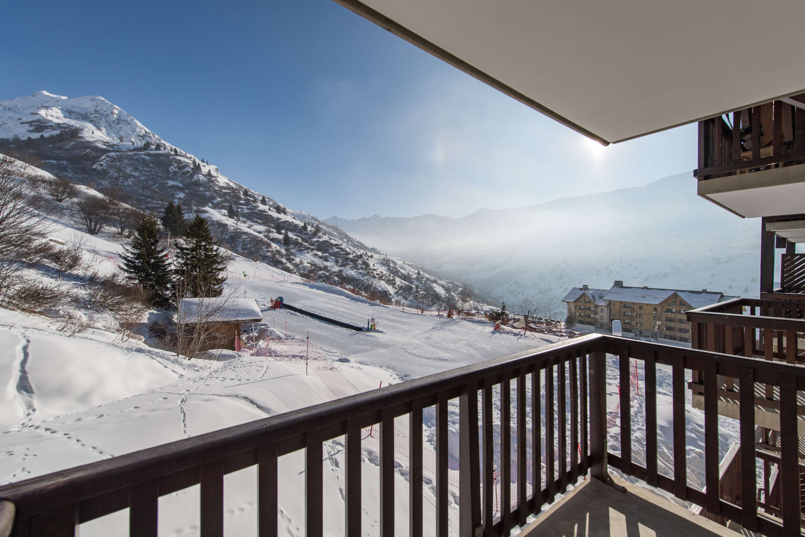 Séjour appartement Valmeinier avec vue sur la montagne