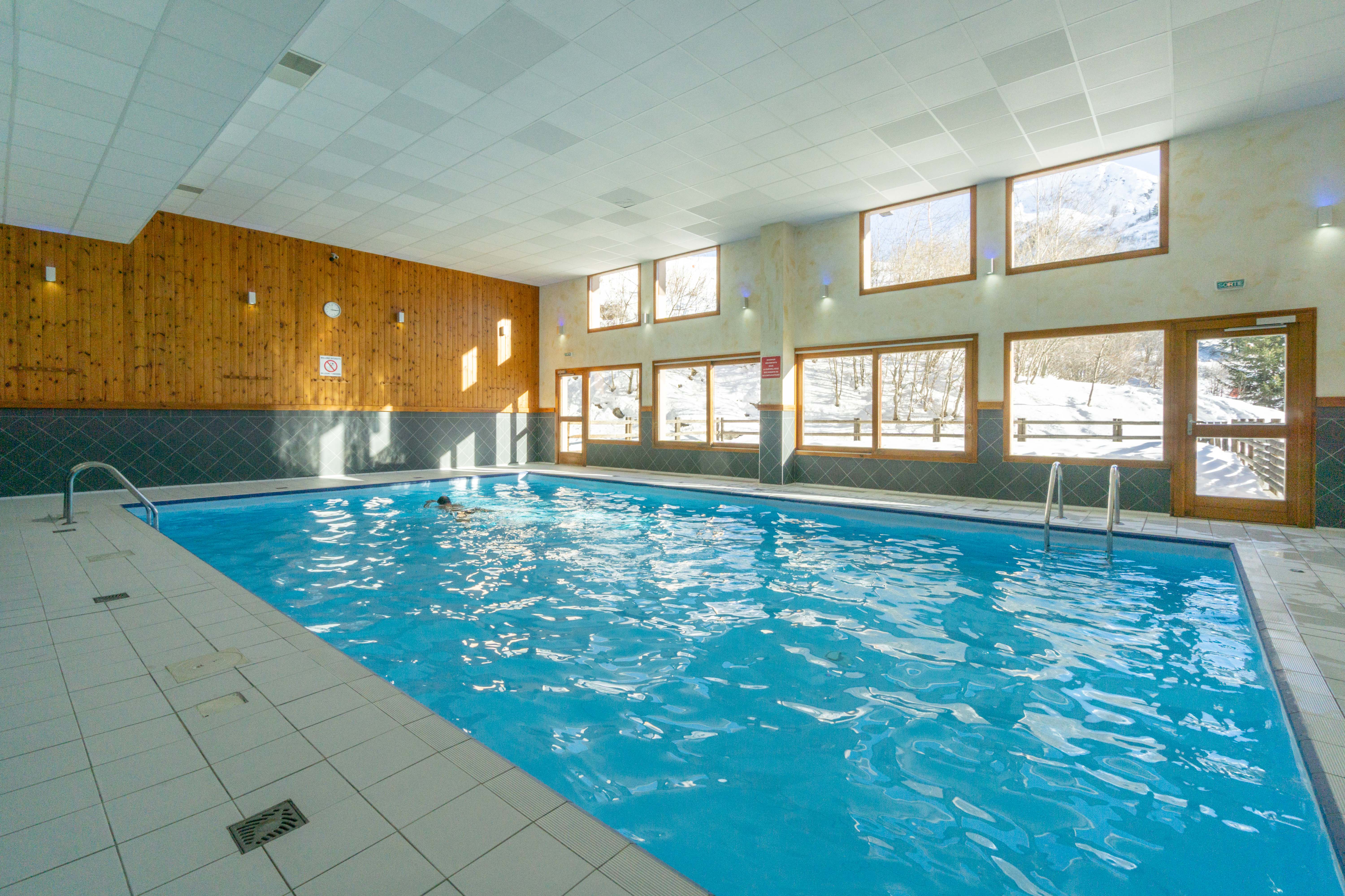 Piscine couverte et chauffée